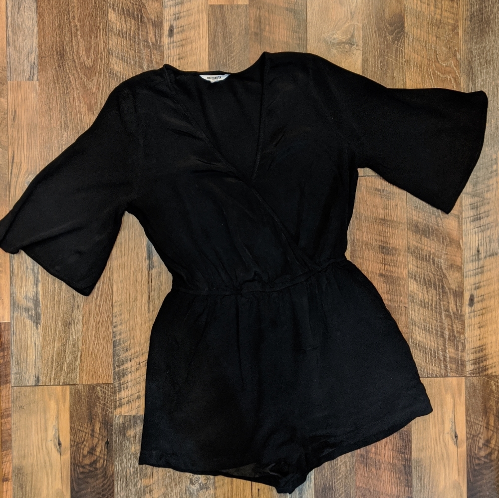 REVOLVE X BB DAKOTA SHANIA FLUTTER SLEEVE ROMPER - Picture 6 of 8